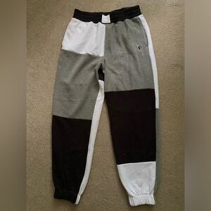 Hollister Sweatpants/Joggers Black Grey and White Colorblock Size Medium